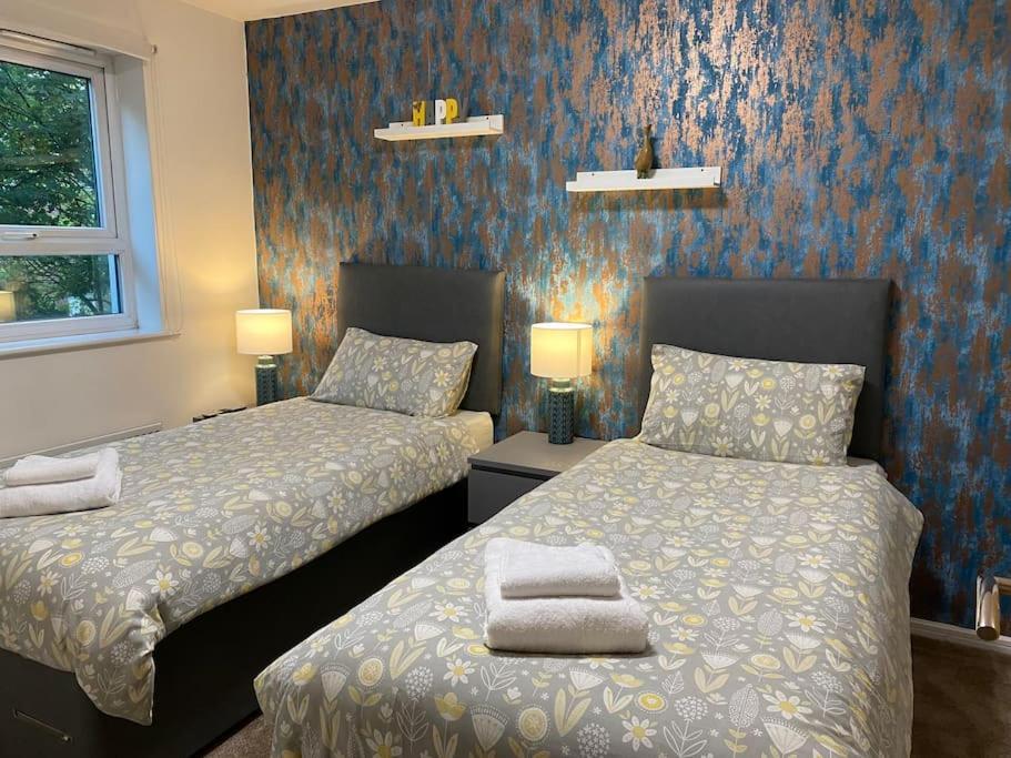 Cheerful 4-bedroom House With Multiple Car Parking * Manchester