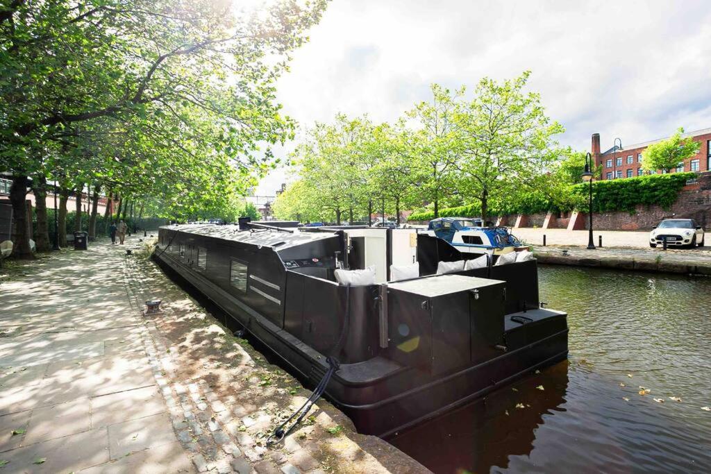 Botel The Vaetten Hues Luxury Boat
