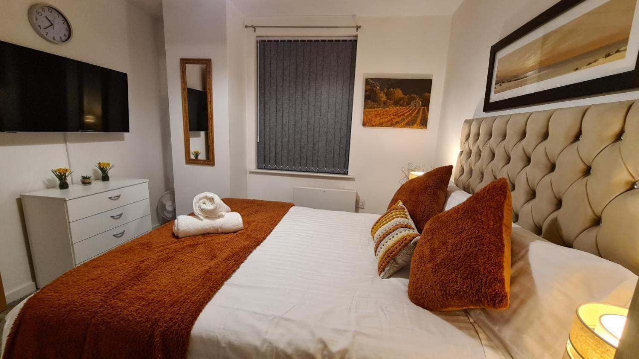 Apartment Luxury 2 Bed With Free Wi-fi & Parking *