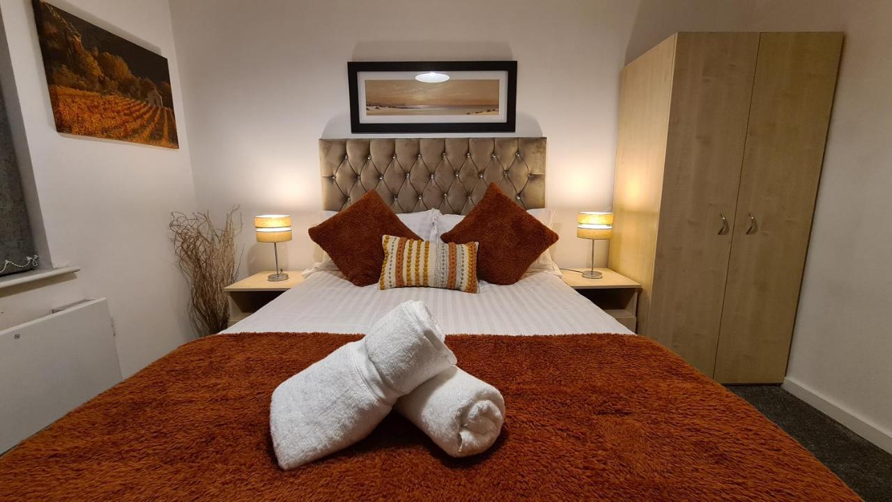 Apartment Luxury 2 Bed With Free Wi-fi & Parking *