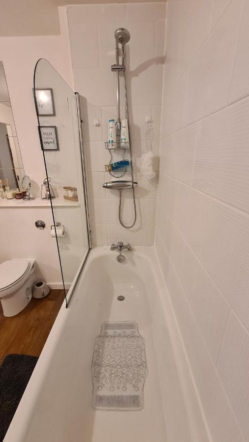 Luxury 2 Bed With Free Wi-fi & Parking * Manchester