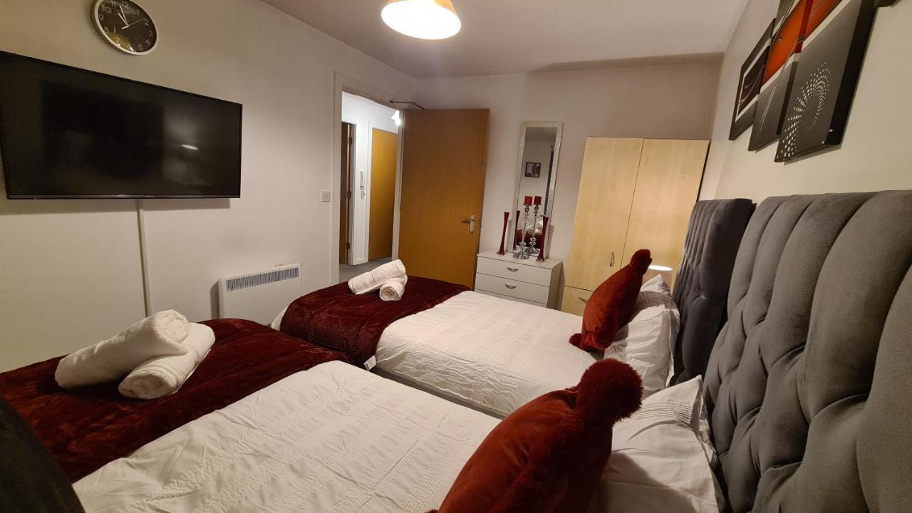Apartment Luxury 2 Bed With Free Wi-fi & Parking *
