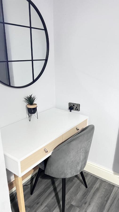 Large 4 Bedroom Townhouse With Free Parking Near Mcr Center * Manchester