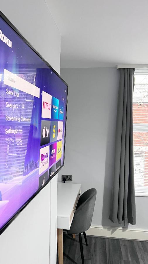 Appartement Large 4 Bedroom Townhouse With Free Parking Near Mcr Center *