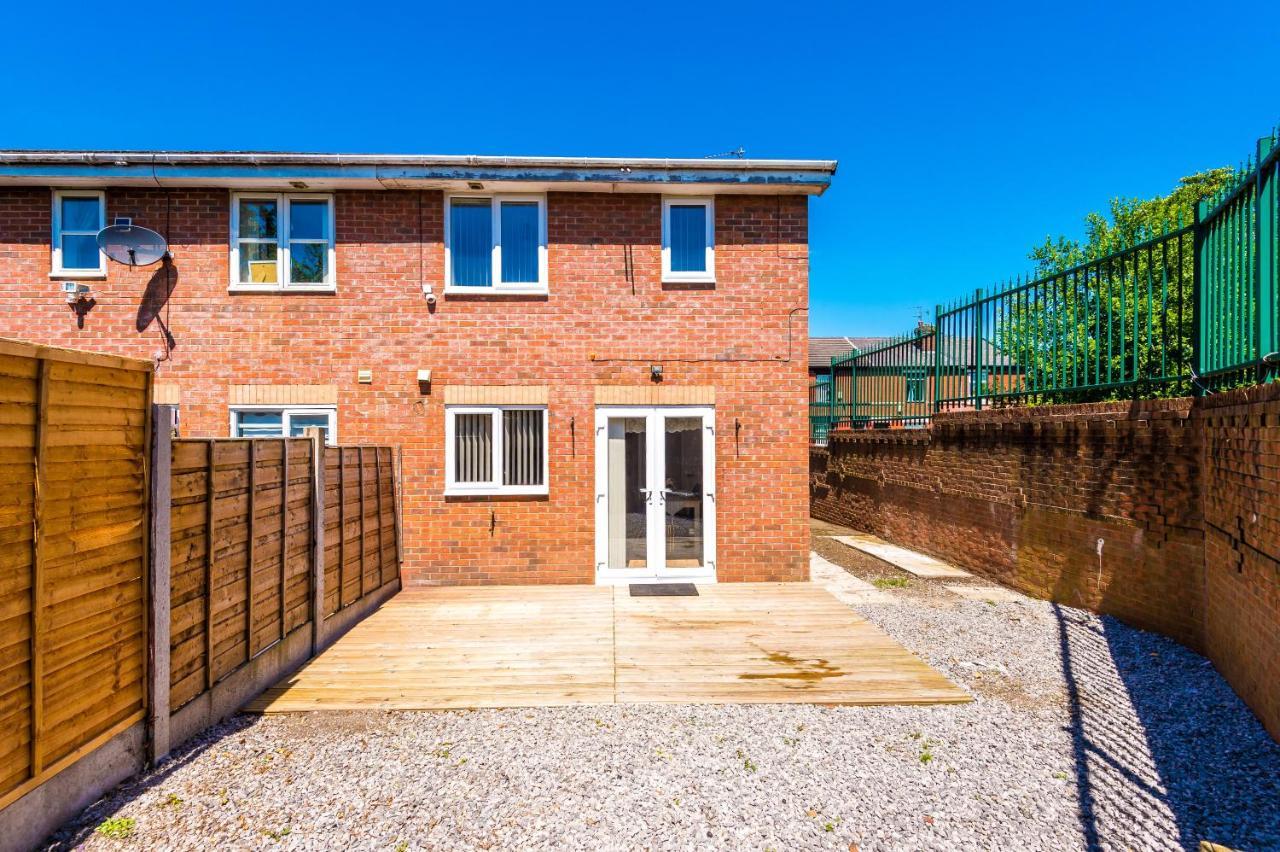 Stylish 4 Bedroom Close To City Centre Holiday home Manchester