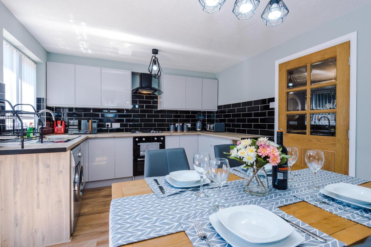 Stylish 4 Bedroom Close To City Centre Manchester