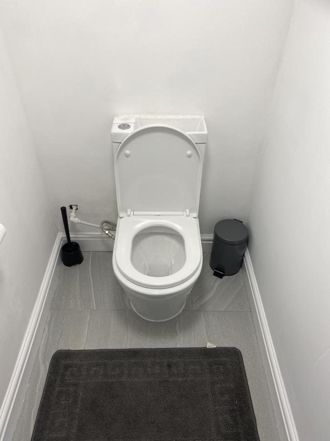 Modern With Private Entrance Guest house