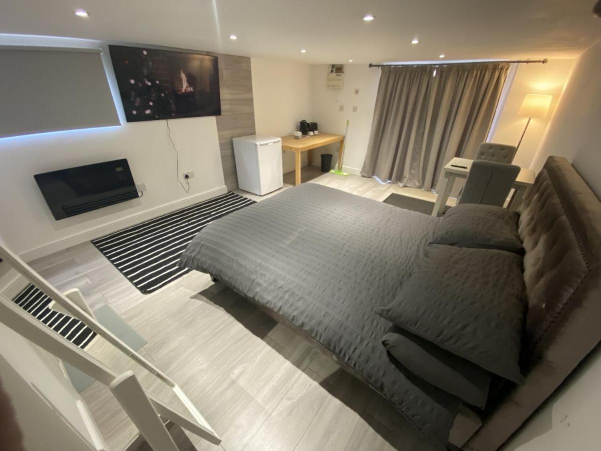 Modern With Private Entrance Guest house *