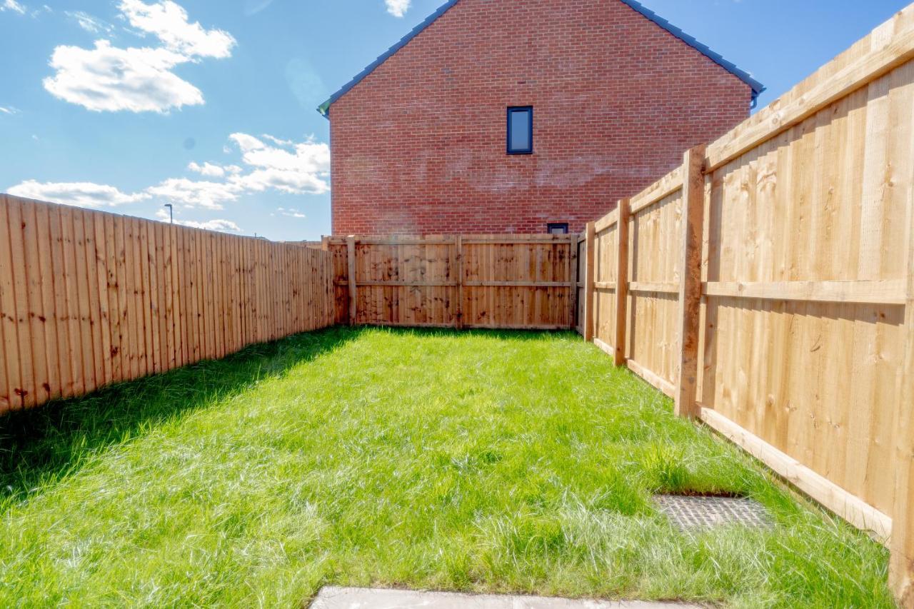 Stunning Canal View 2 Bedroom With Free Parking