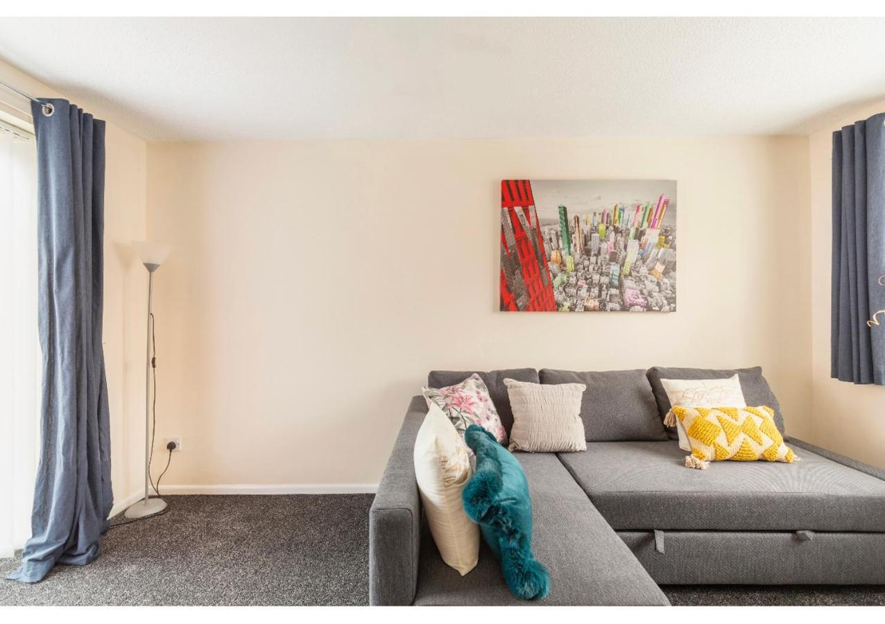 New Getaway - Free Gated Parking With Fob Apartment Manchester