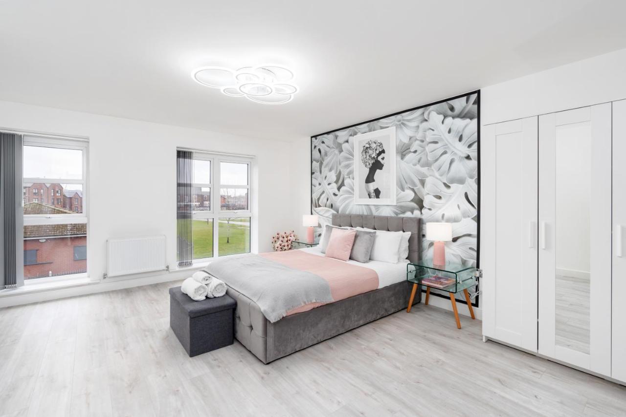 Walking Distance To City Centre, Close To Hospitals And Universities Holiday home *