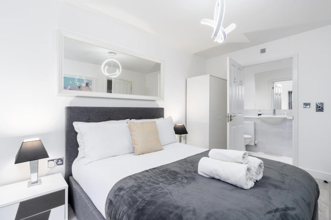 Walking Distance To City Centre, Close To Hospitals And Universities Manchester