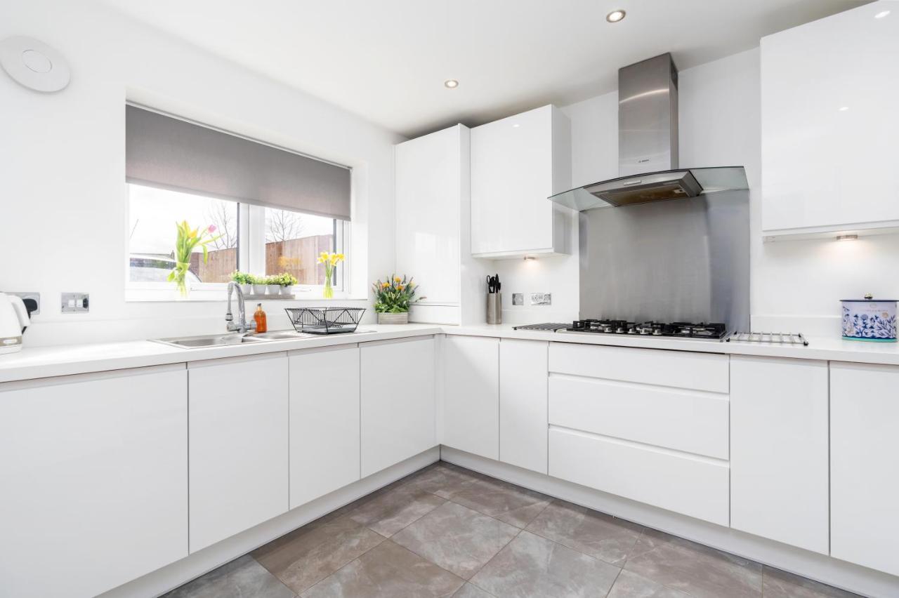 Walking Distance To City Centre, Close To Hospitals And Universities Holiday home *