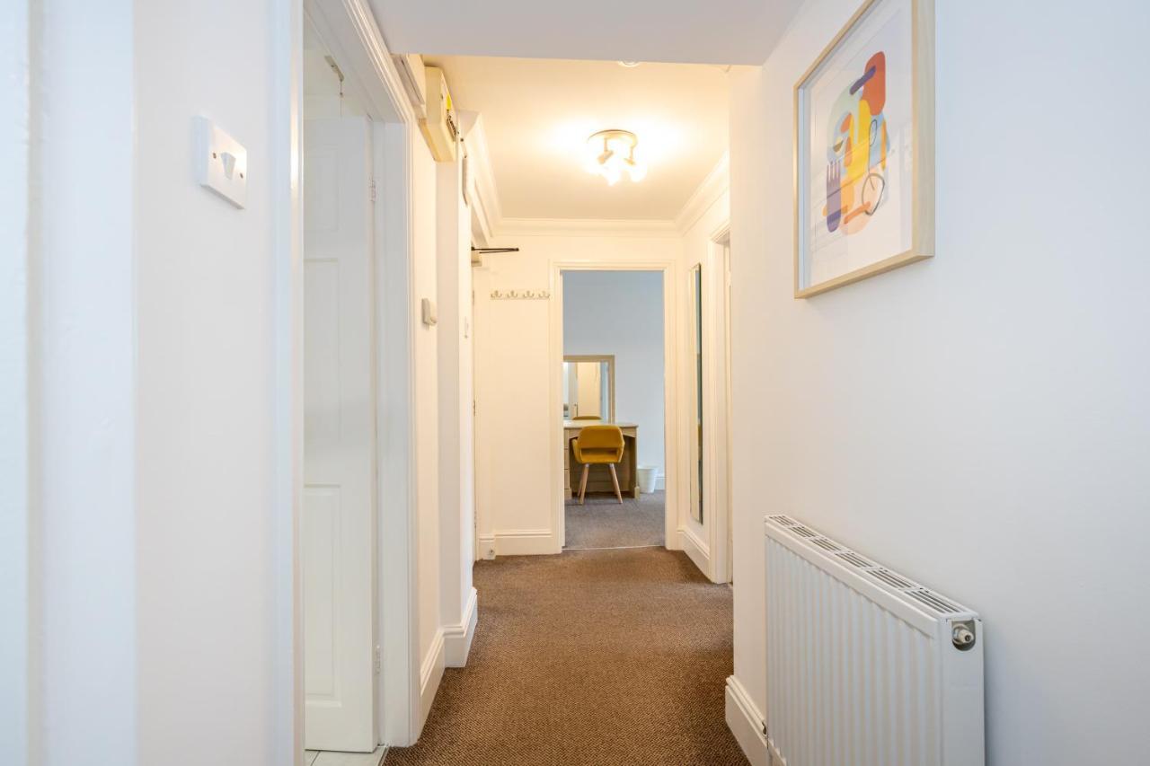 The Burton- Free Gated Parking Apartment