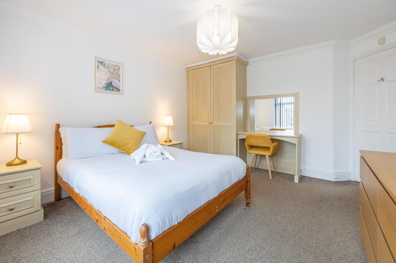 Apartment The Burton- Free Gated Parking *
