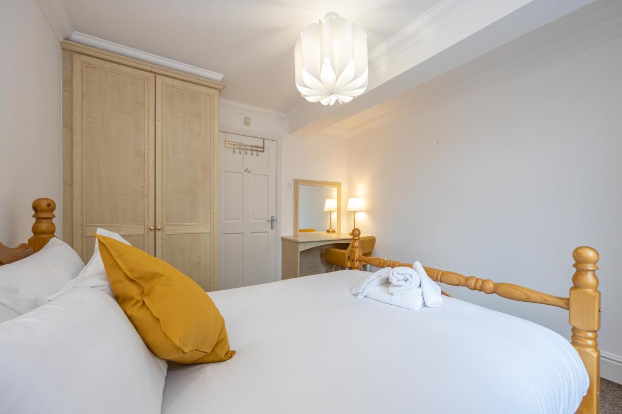 The Burton- Free Gated Parking Apartment