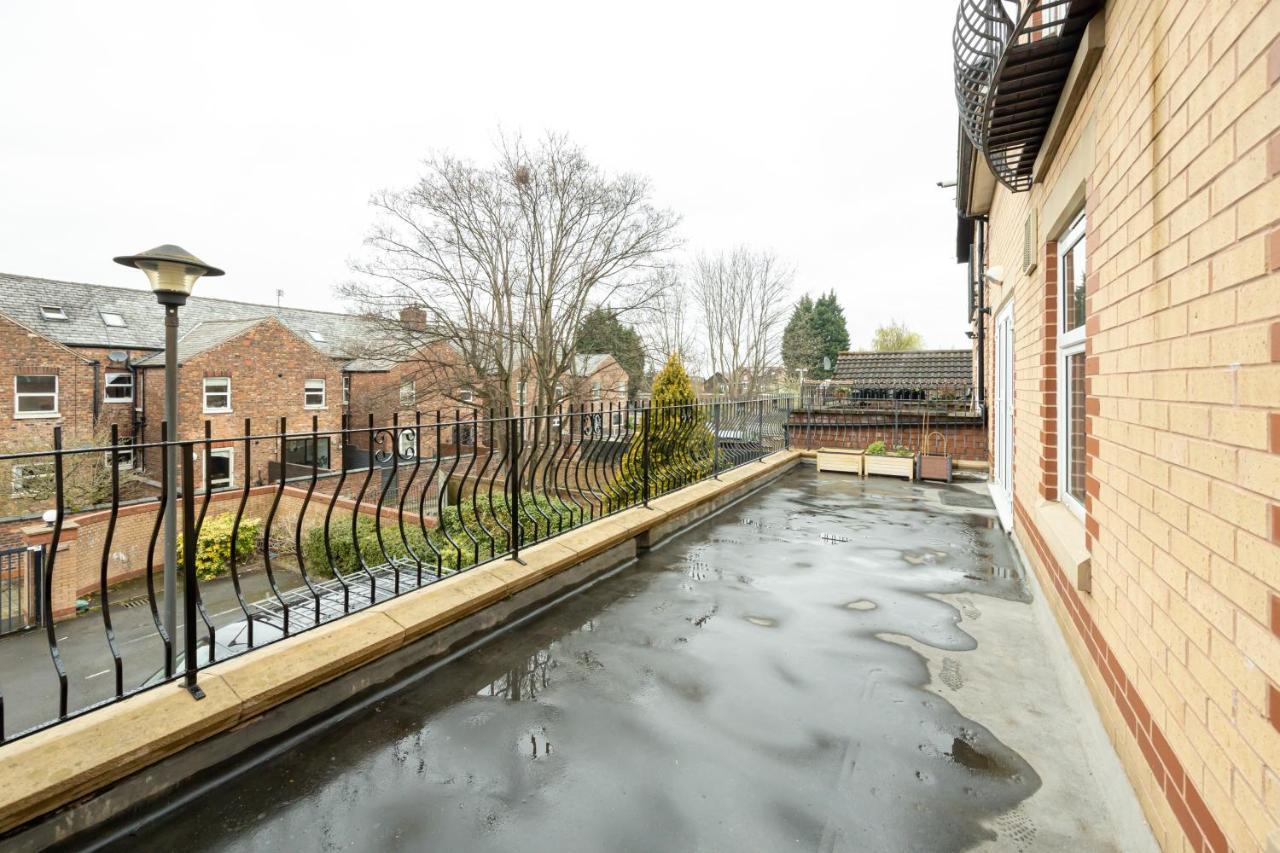 The Burton- Free Gated Parking * Manchester