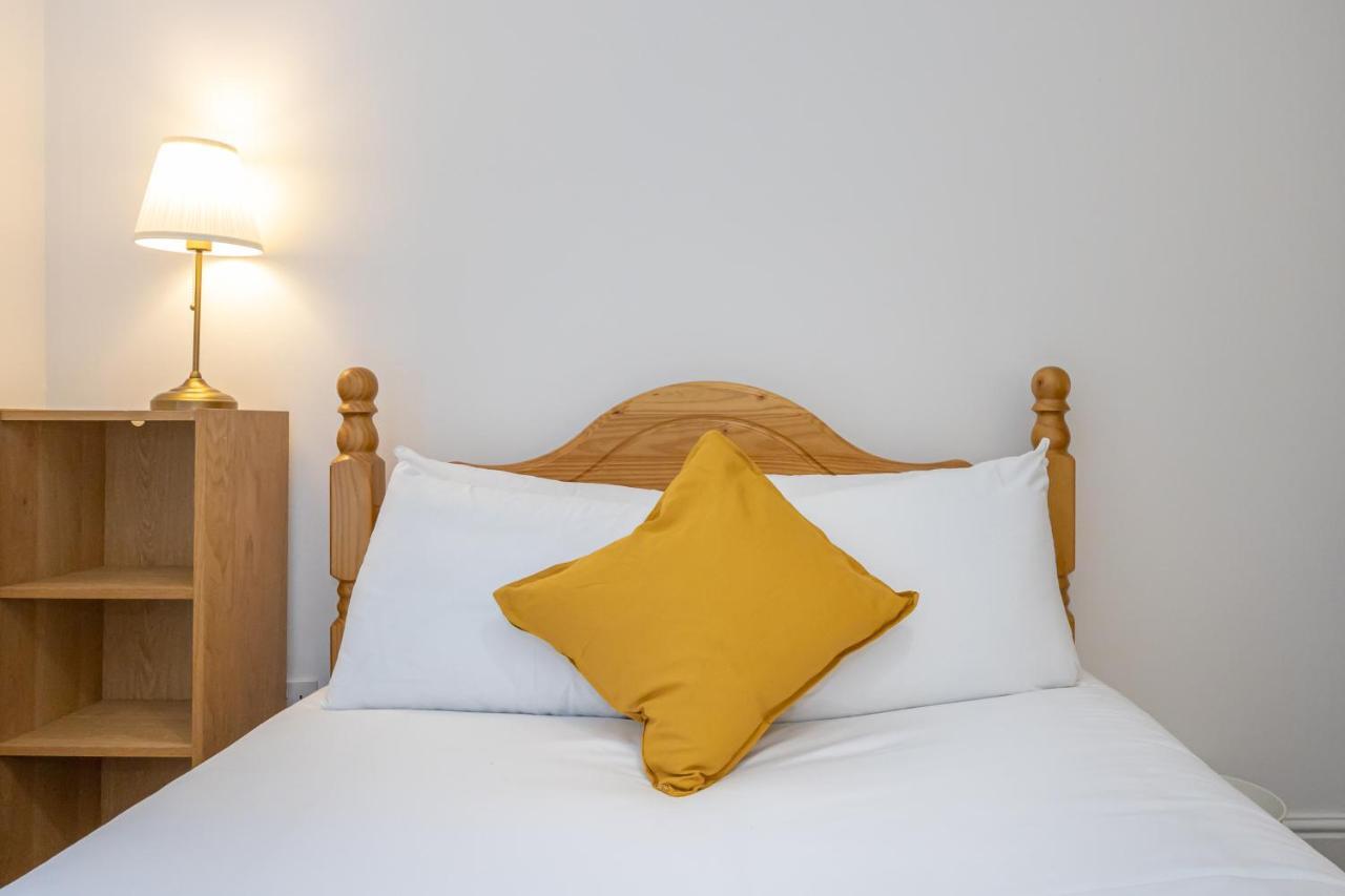 The Burton- Free Gated Parking Appartement