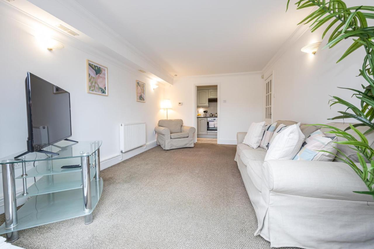 Apartment The Burton- Free Gated Parking Manchester