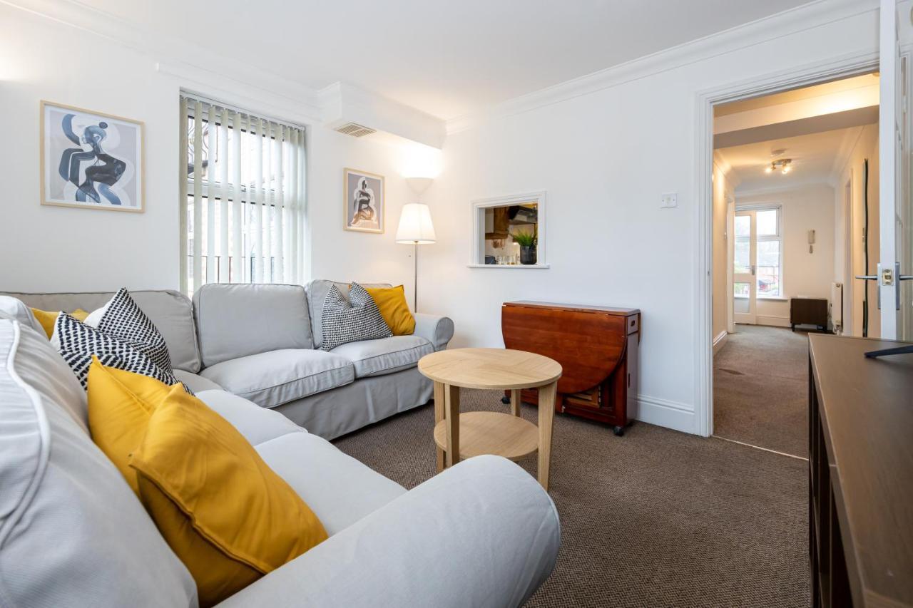 Apartment The Burton- Free Gated Parking Manchester