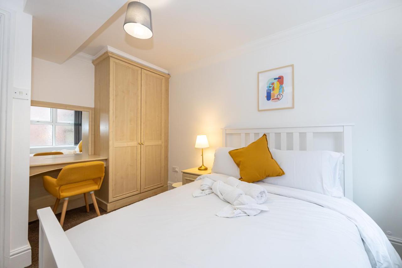 The Burton- Free Gated Parking Apartment