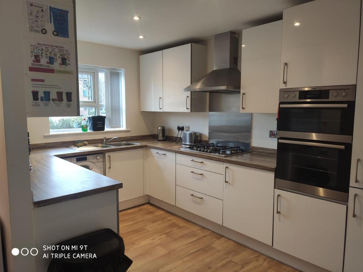 55 Kempster Gardens Manchester