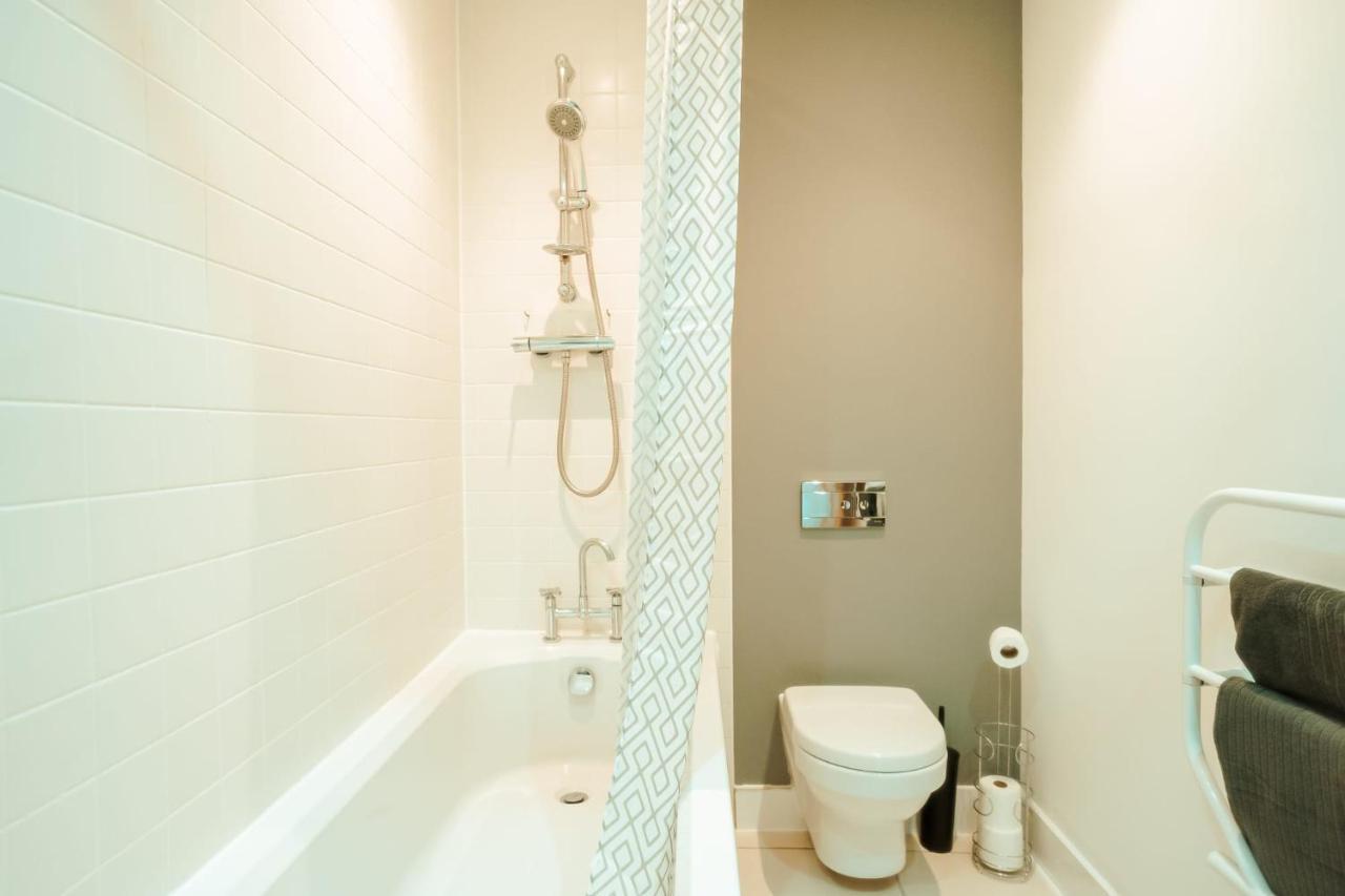 Appartement Chic 2 Bedroom Salford Quays The Lowry Manchester