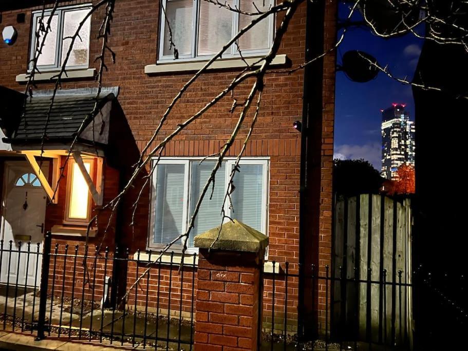 New Getaway - Free Gated Parking With Fob Apartment