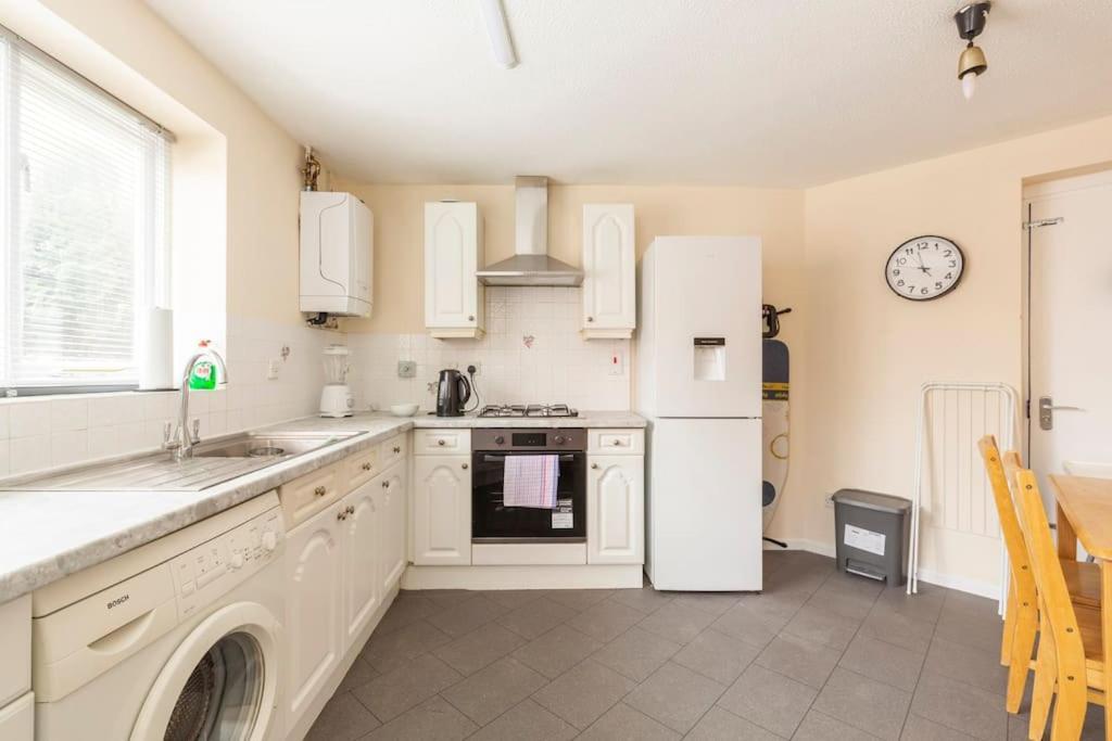 Apartment New Getaway - Free Gated Parking With Fob Manchester