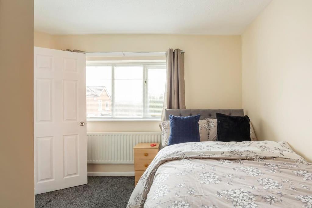 Apartment New Getaway - Free Gated Parking With Fob *