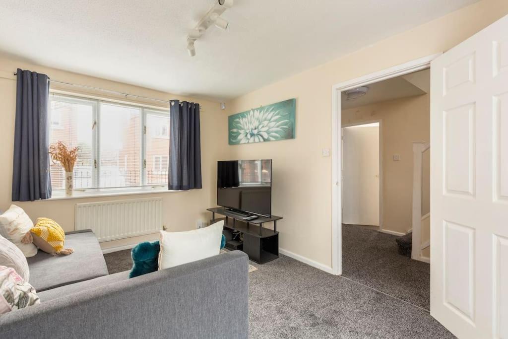 Apartment New Getaway - Free Gated Parking With Fob Manchester