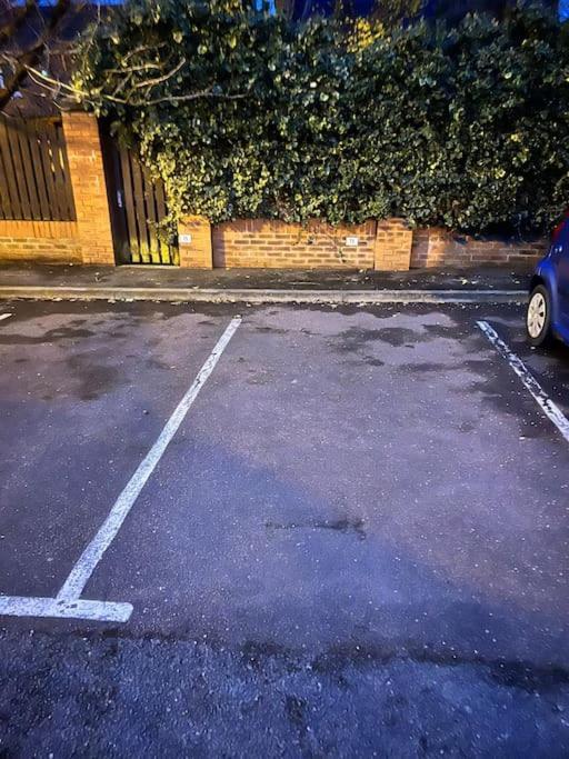 New Getaway - Free Gated Parking With Fob Apartment Manchester