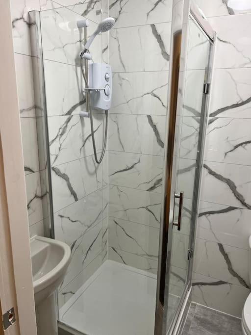 Apartment New Getaway - Free Gated Parking With Fob Manchester