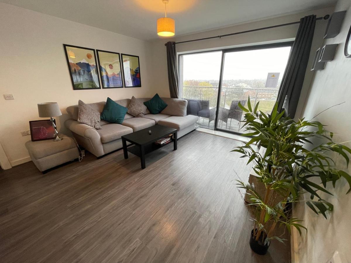 Balcony Marina With Skyline Views Apartment Manchester