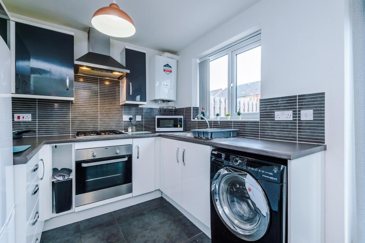 Chic 2 Bed House With Garden & Free Parking Manchester