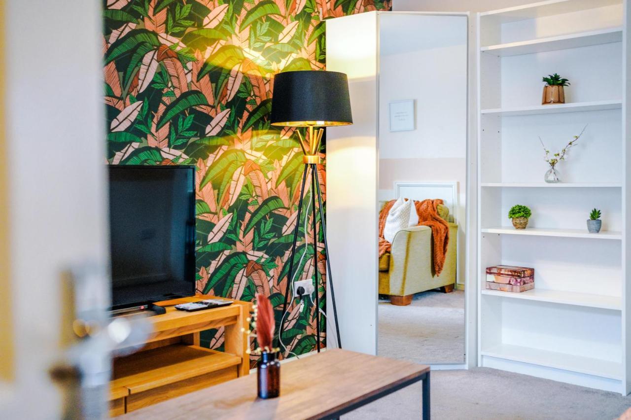 Chic 2 Bed House With Garden & Free Parking Holiday home *