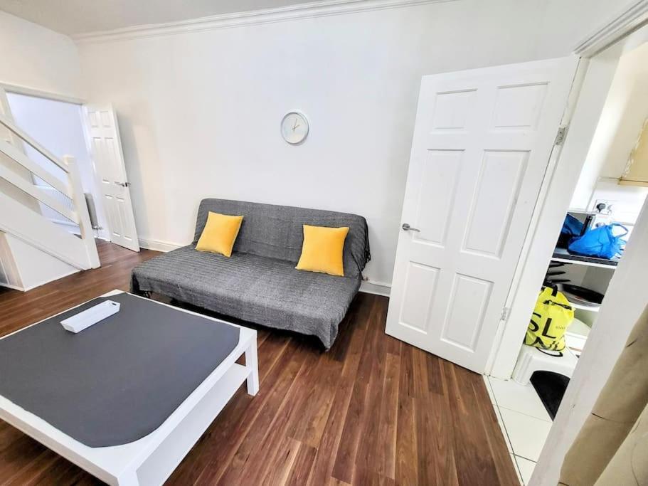 Apartment Comfortable House Near Etihad - Sleep Rest Manchester