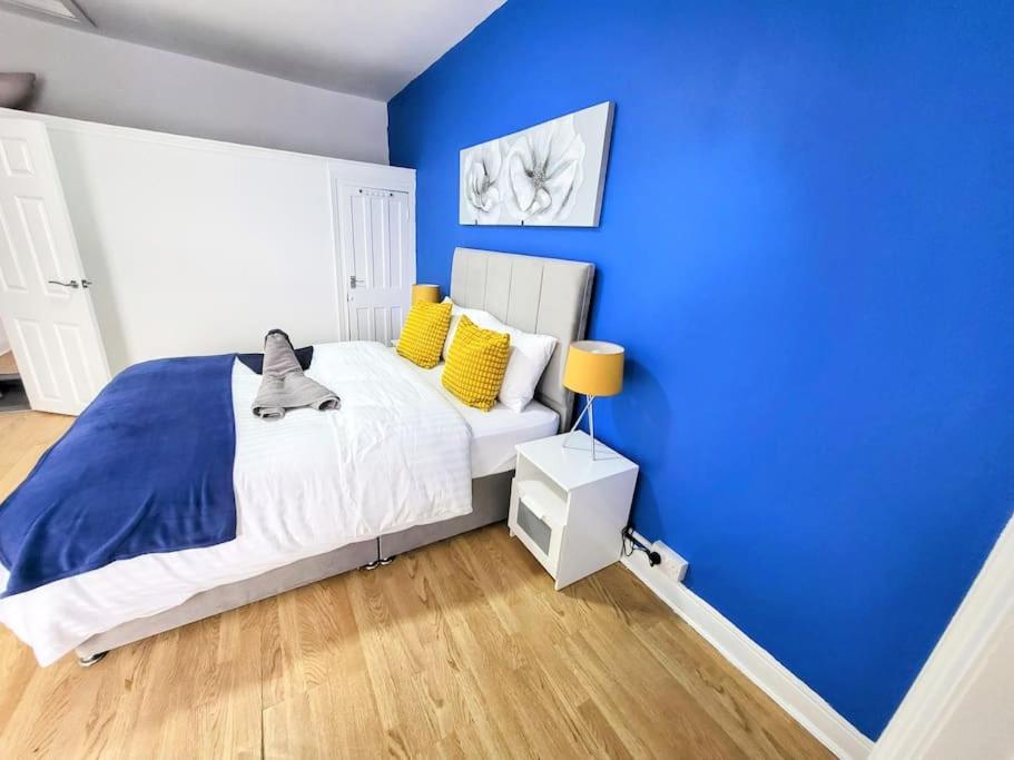 Comfortable House Near Etihad - Sleep Rest Apartment *