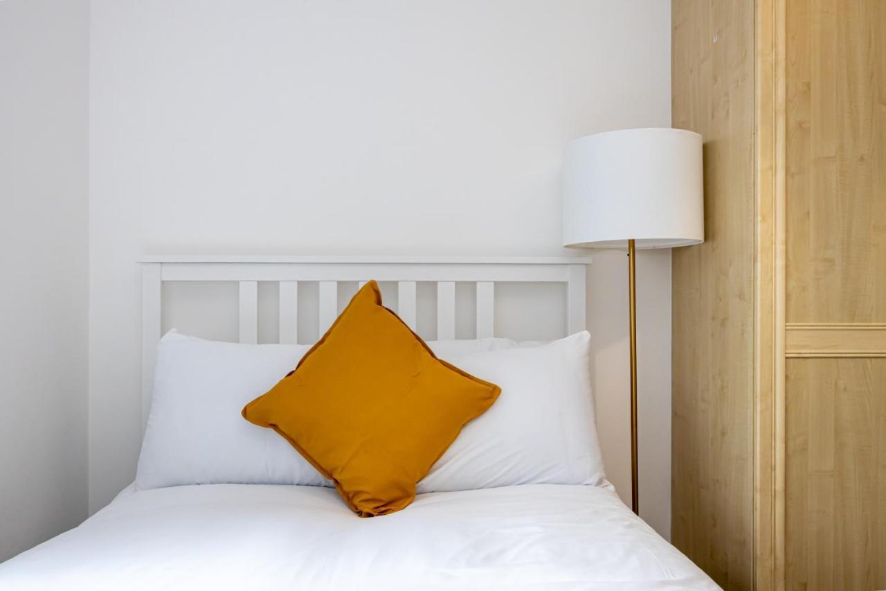 Apartment The Burton- Free Gated Parking *