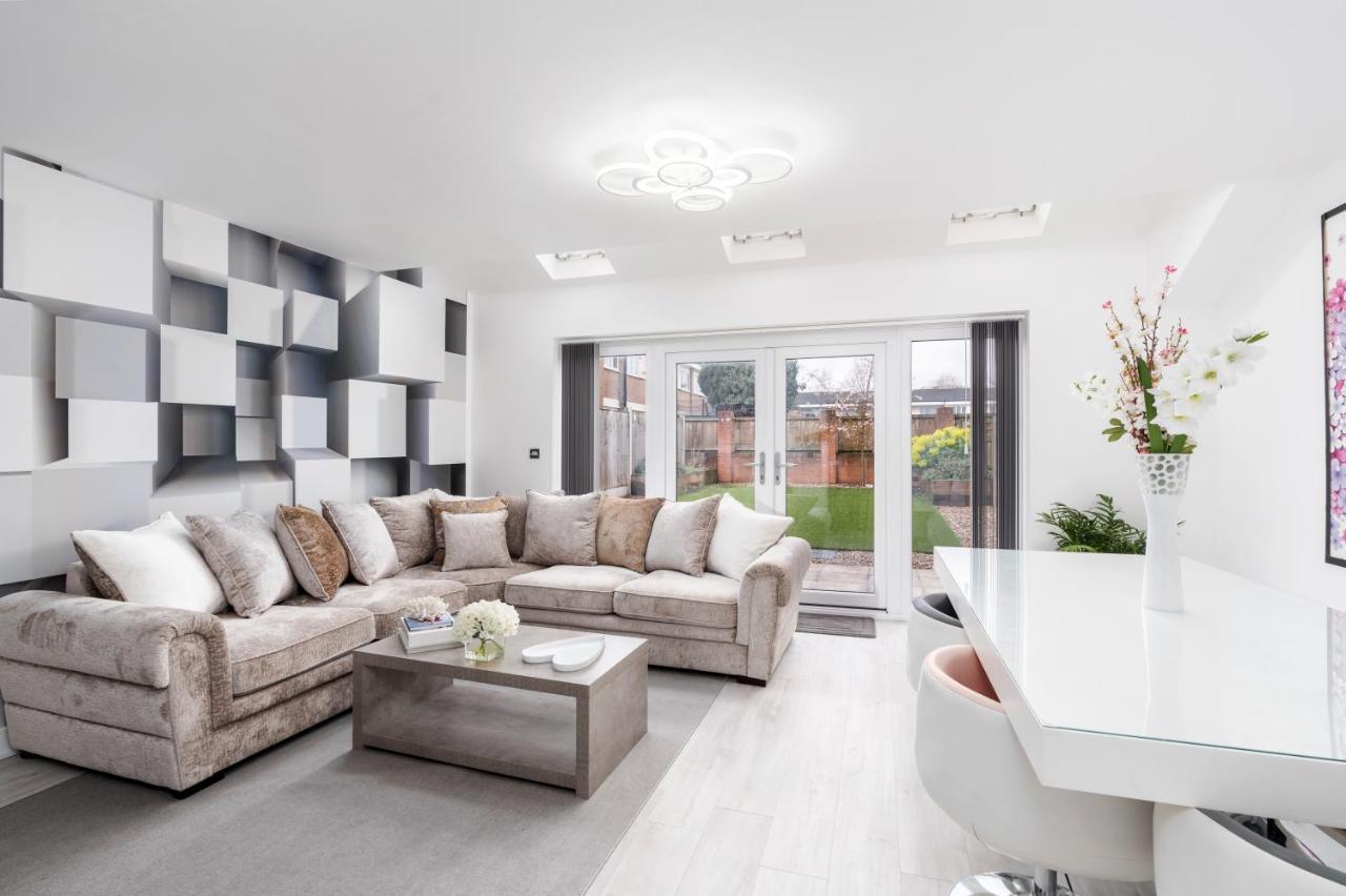 Walking Distance To City Centre, Close To Hospitals And Universities Holiday home
