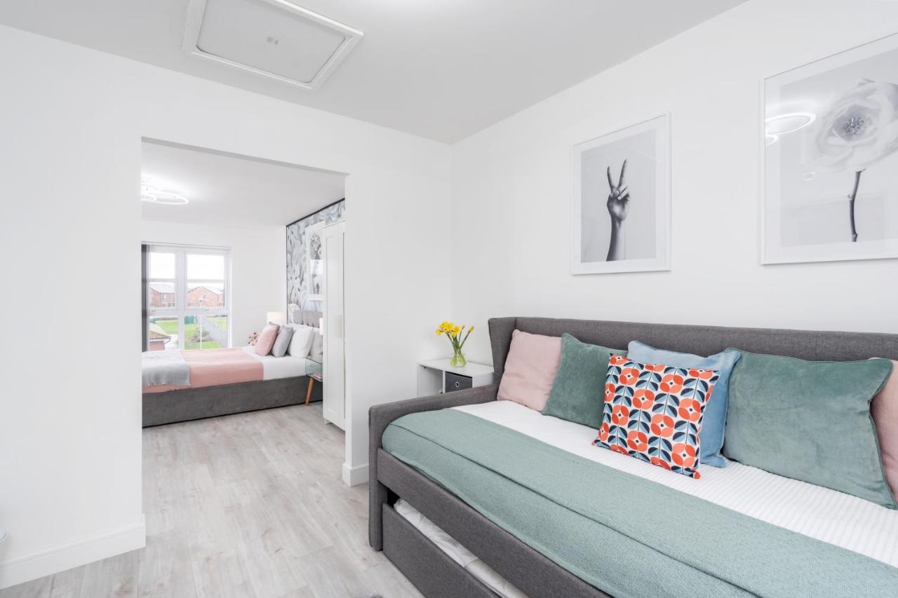 Walking Distance To City Centre, Close To Hospitals And Universities Holiday home Manchester