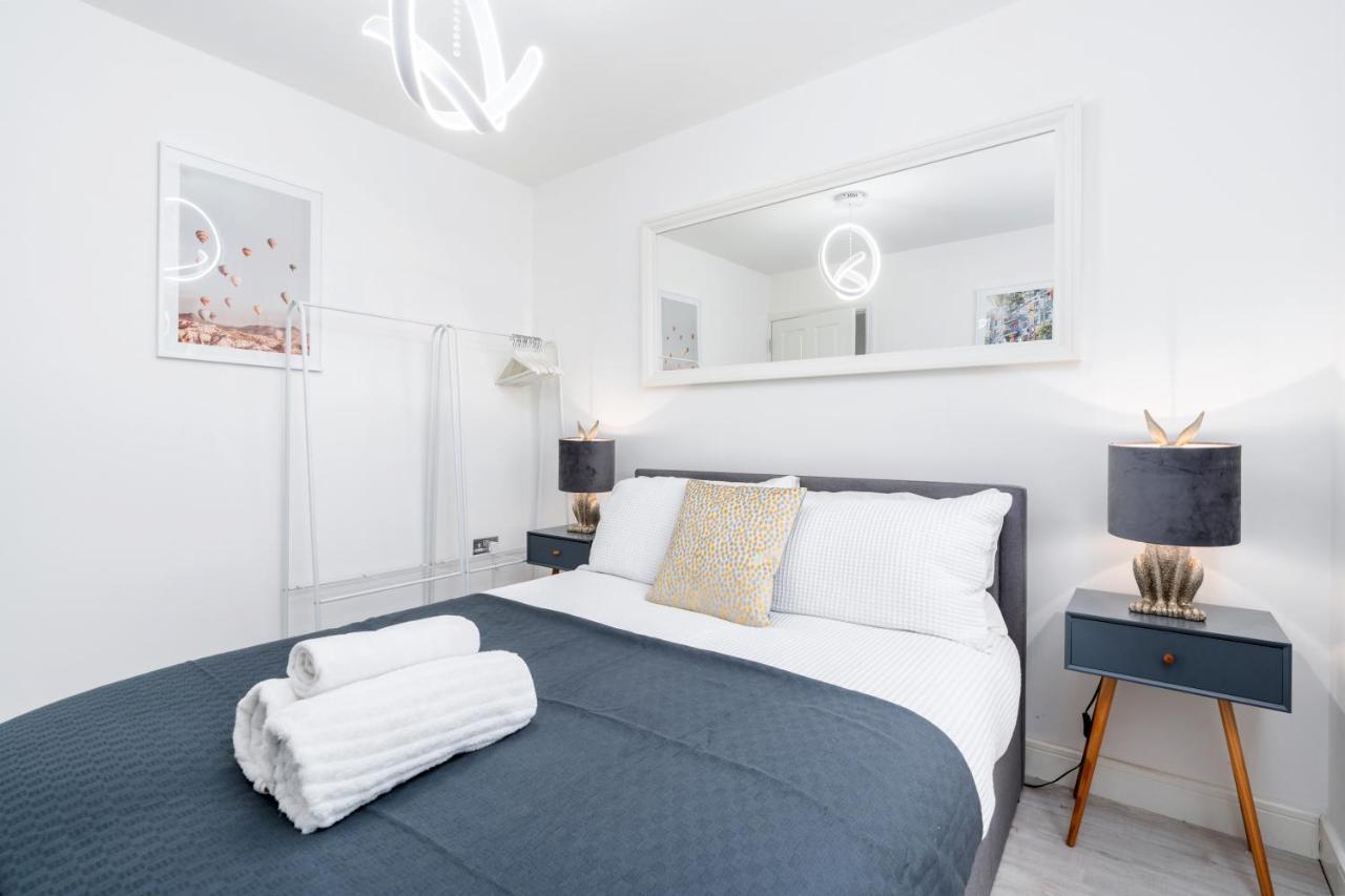 Walking Distance To City Centre, Close To Hospitals And Universities
