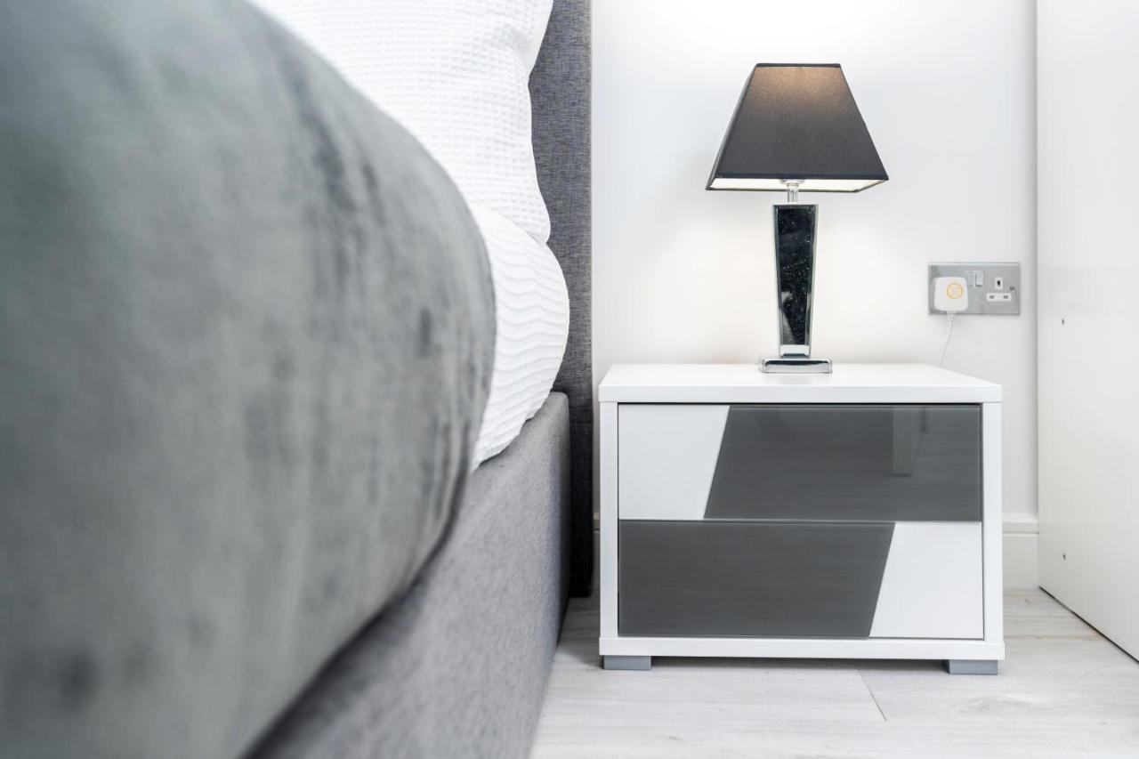 Walking Distance To City Centre, Close To Hospitals And Universities