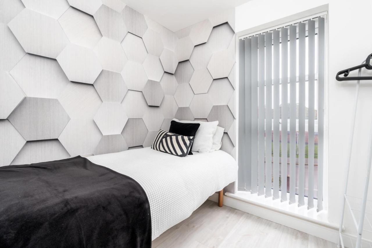 Walking Distance To City Centre, Close To Hospitals And Universities Holiday home *
