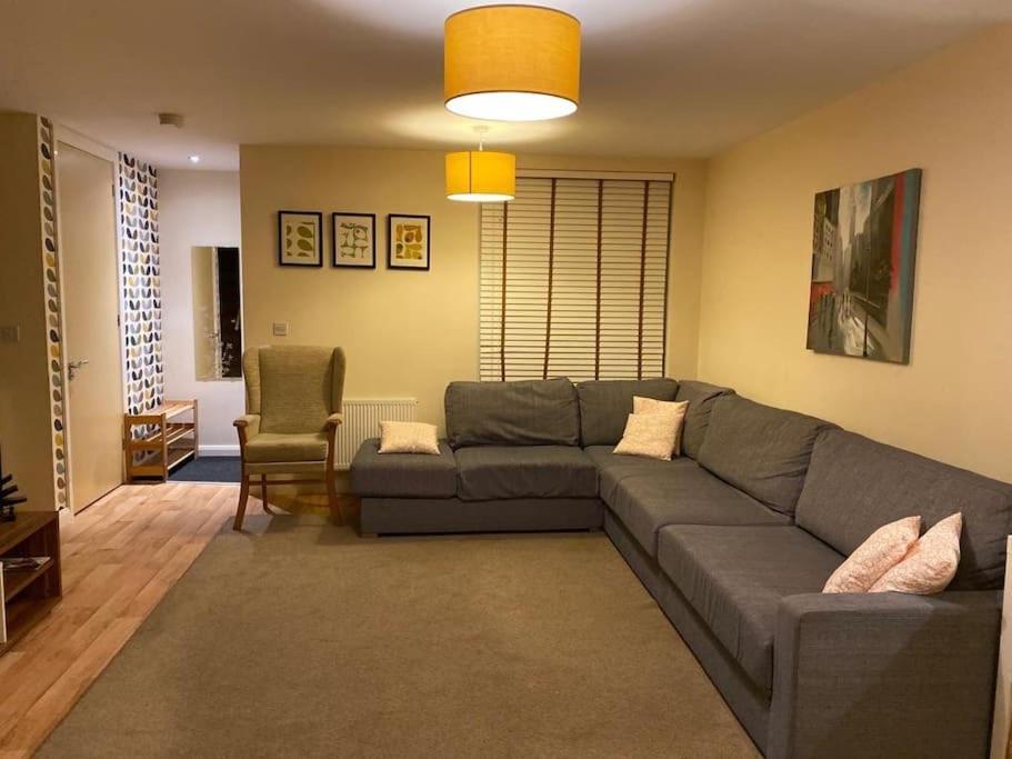 Cosy House Near Centre And Football Stadium Vakantiehuis *