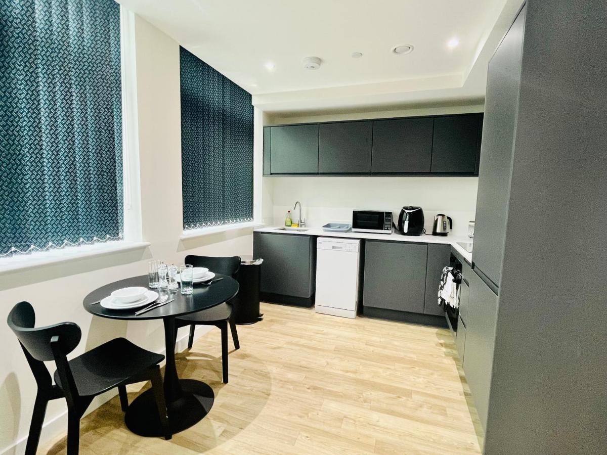 Apartment Fully Equipped One Bedroom Near Old Trafford Stadium! Manchester