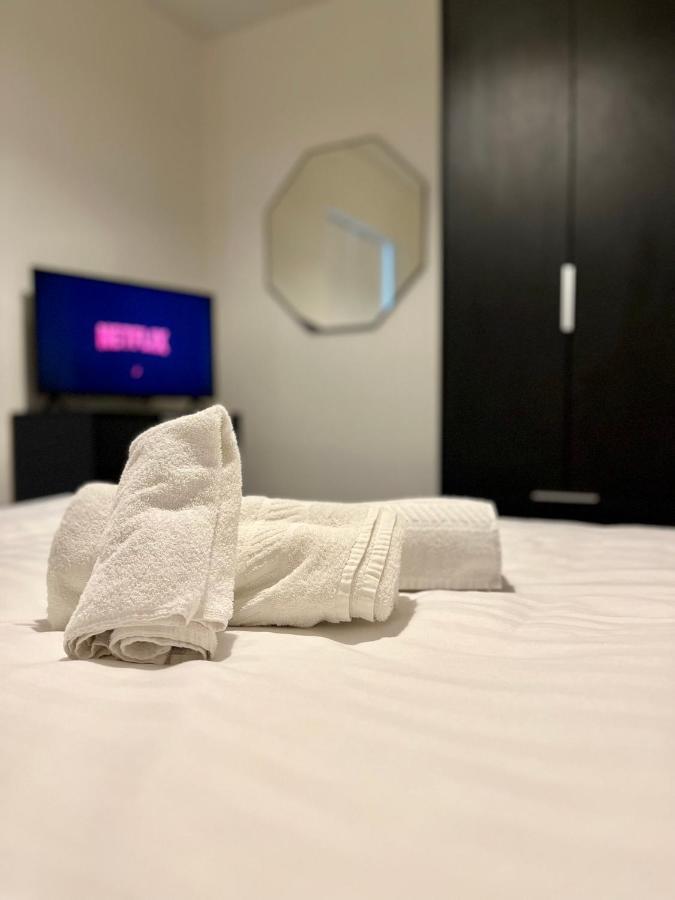 Fully Equipped One Bedroom Near Old Trafford Stadium! * Manchester
