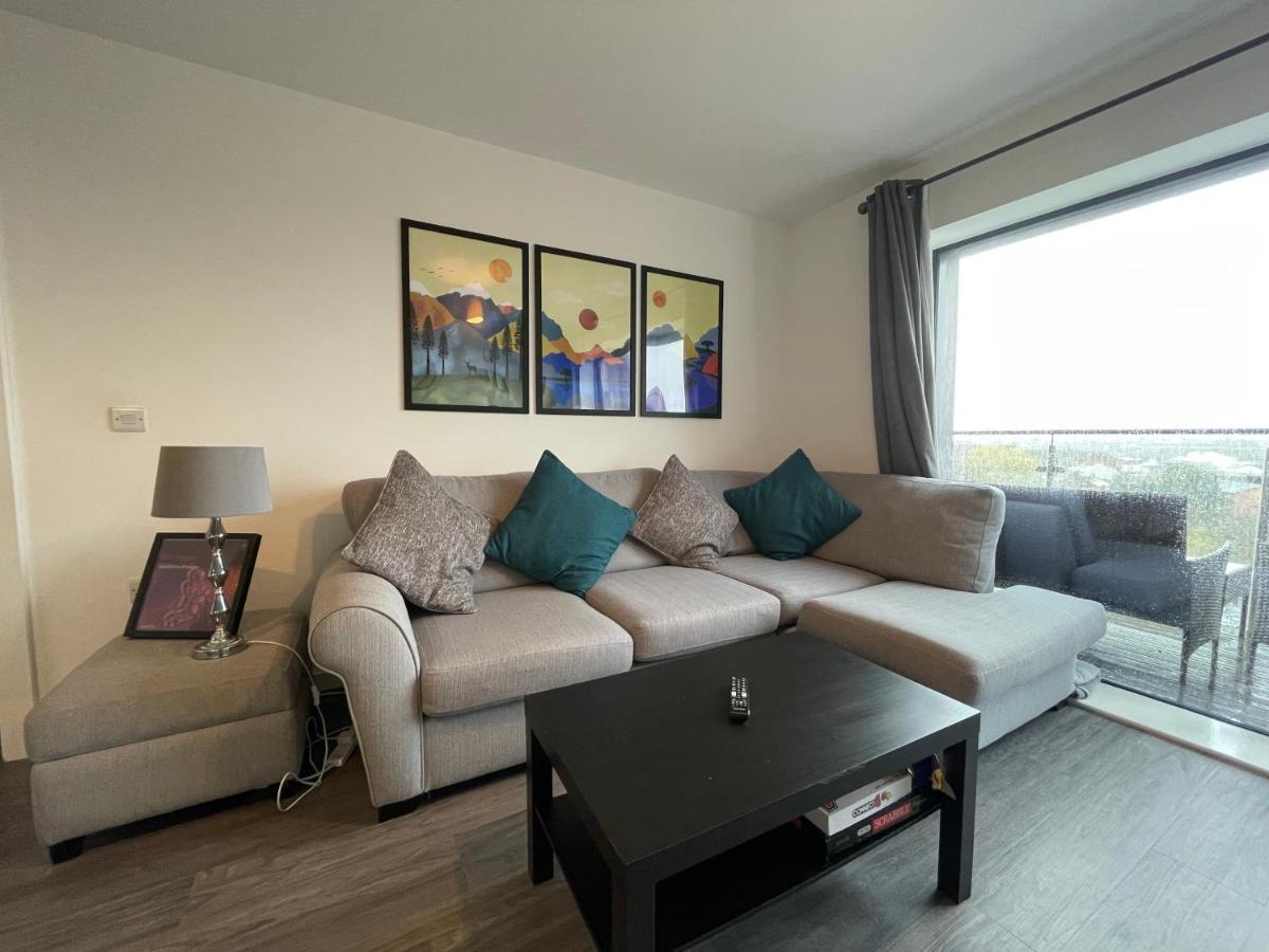 Apartment Balcony Marina With Skyline Views