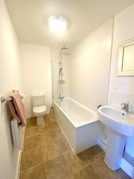 Camp Street Apartment *