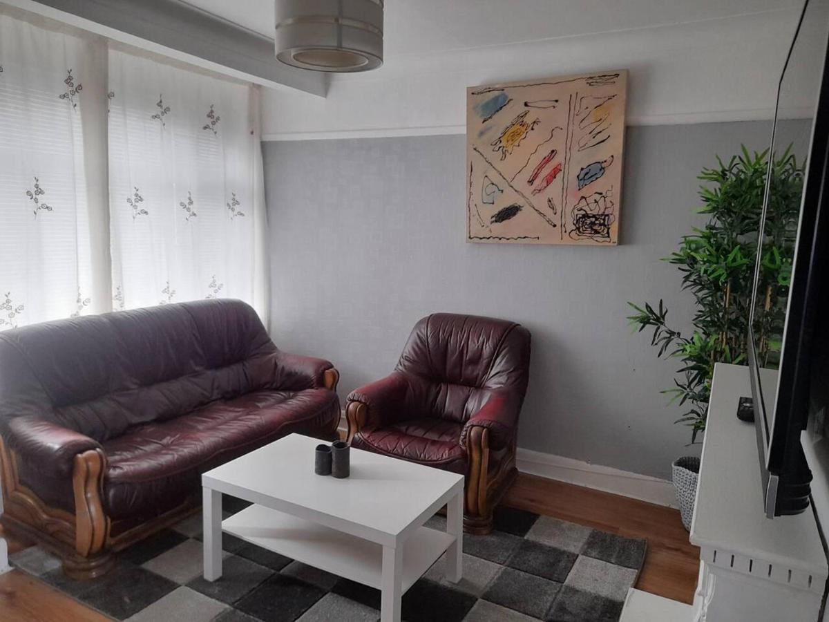 Bright 4-bed House 15 Min To Centre